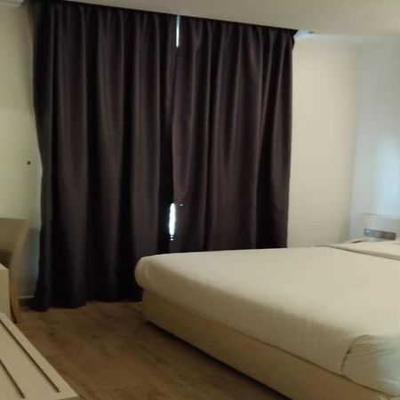 Minimalist Hotel Джохор-Бару Екстер'єр фото