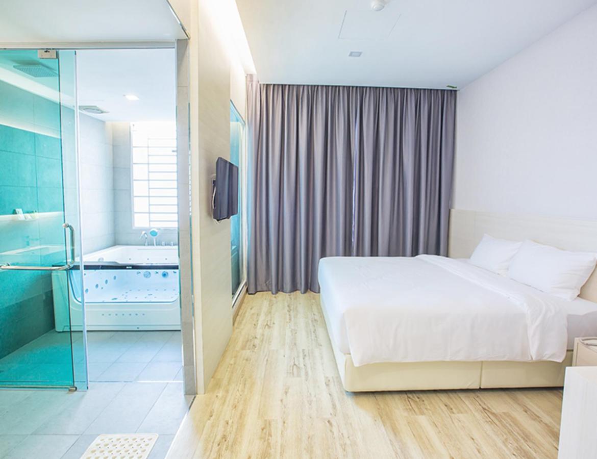 Minimalist Hotel Джохор-Бару Екстер'єр фото