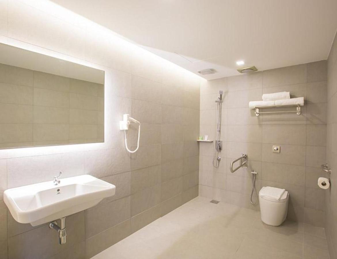 Minimalist Hotel Джохор-Бару Екстер'єр фото